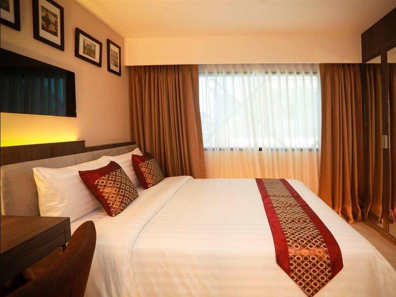 Double One By Aspira Hotel Bangkok Kültér fotó