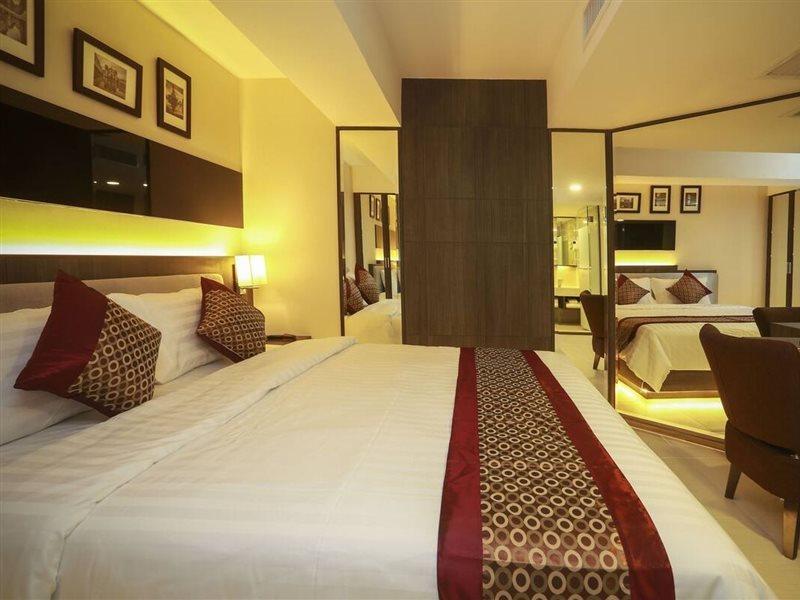 Double One By Aspira Hotel Bangkok Kültér fotó