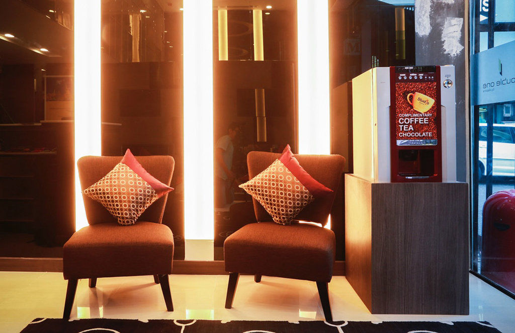 Double One By Aspira Hotel Bangkok Kültér fotó
