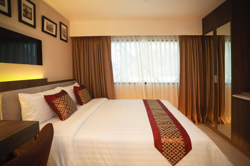 Double One By Aspira Hotel Bangkok Kültér fotó