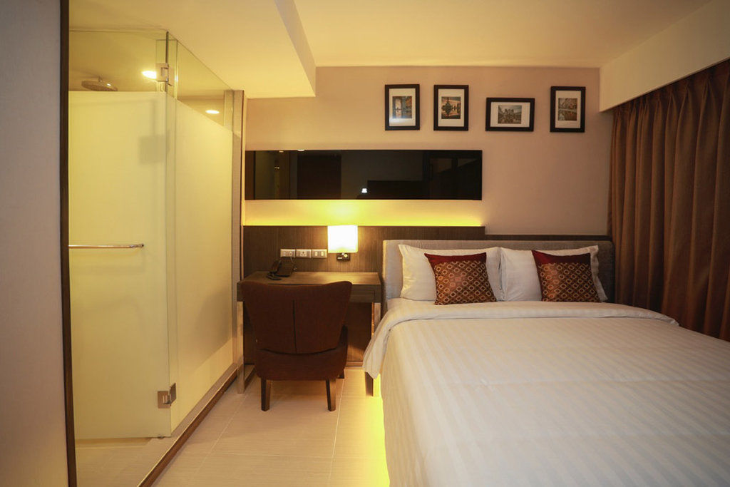 Double One By Aspira Hotel Bangkok Kültér fotó